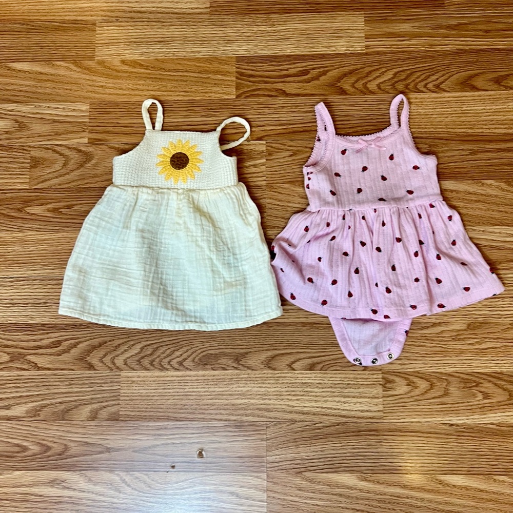 Colorful Baby Onesies and Outfits Set - Picture 3 of 9